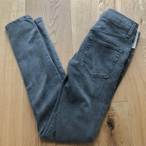 NWT TOPMAN SPRAY ON GREY SKINNY Jeans- 28 - Picture 4 of 9